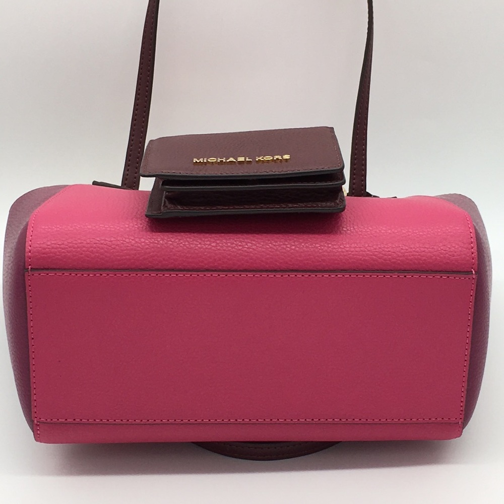 MICHAEL KORS KIMBERLY SM BONDED TOTE & WALLET SET - Picture 7 of 8
